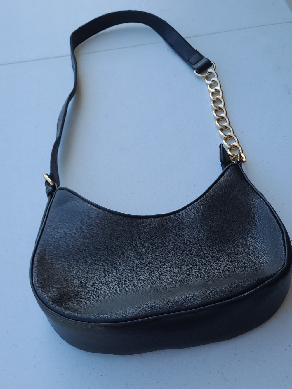 Classic Black Shoulder Bag with Gold Chain